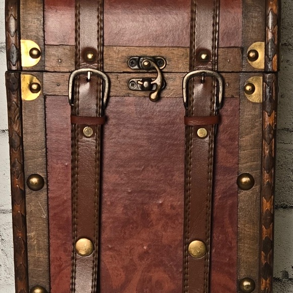 Rustic Wooden Trunk Wall Box Storage Chest Faux Leather Straps - Picture 2 of 15